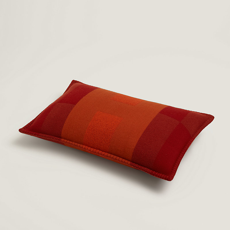 H Horizon pillow, medium model | Hermès Mainland China